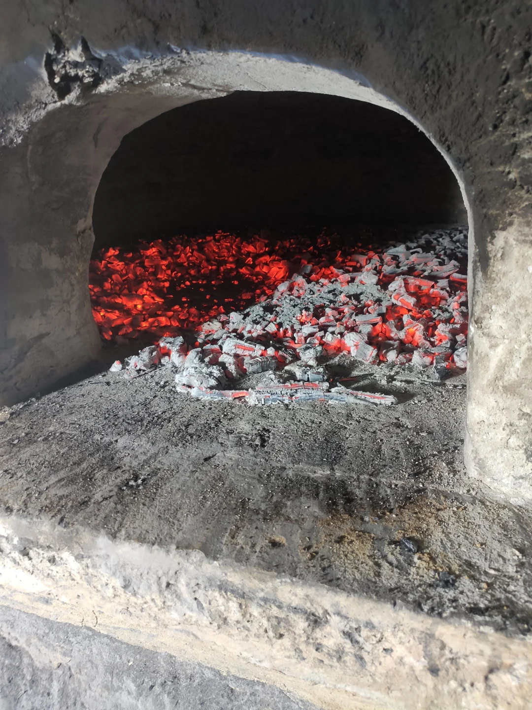 Cuisson du pain au four à bois
